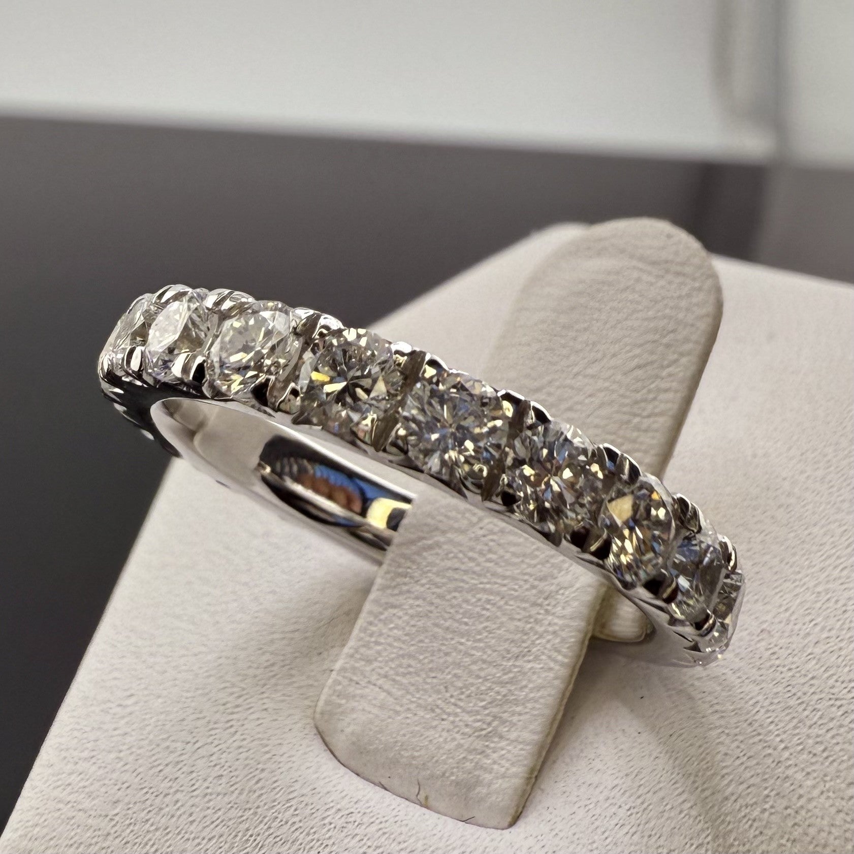 Round Diamond French Pavé Wedding Band | 1.75cttw | 14K White Gold 3mm
