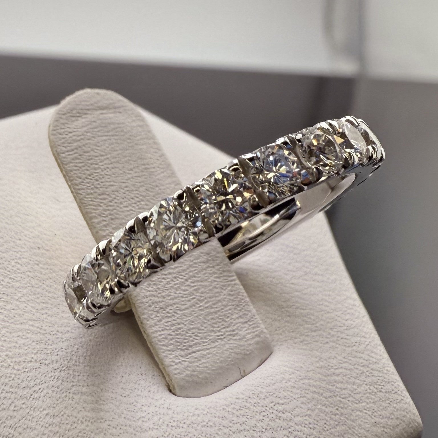 Round Diamond French Pavé Wedding Band | 1.75cttw | 14K White Gold 3mm