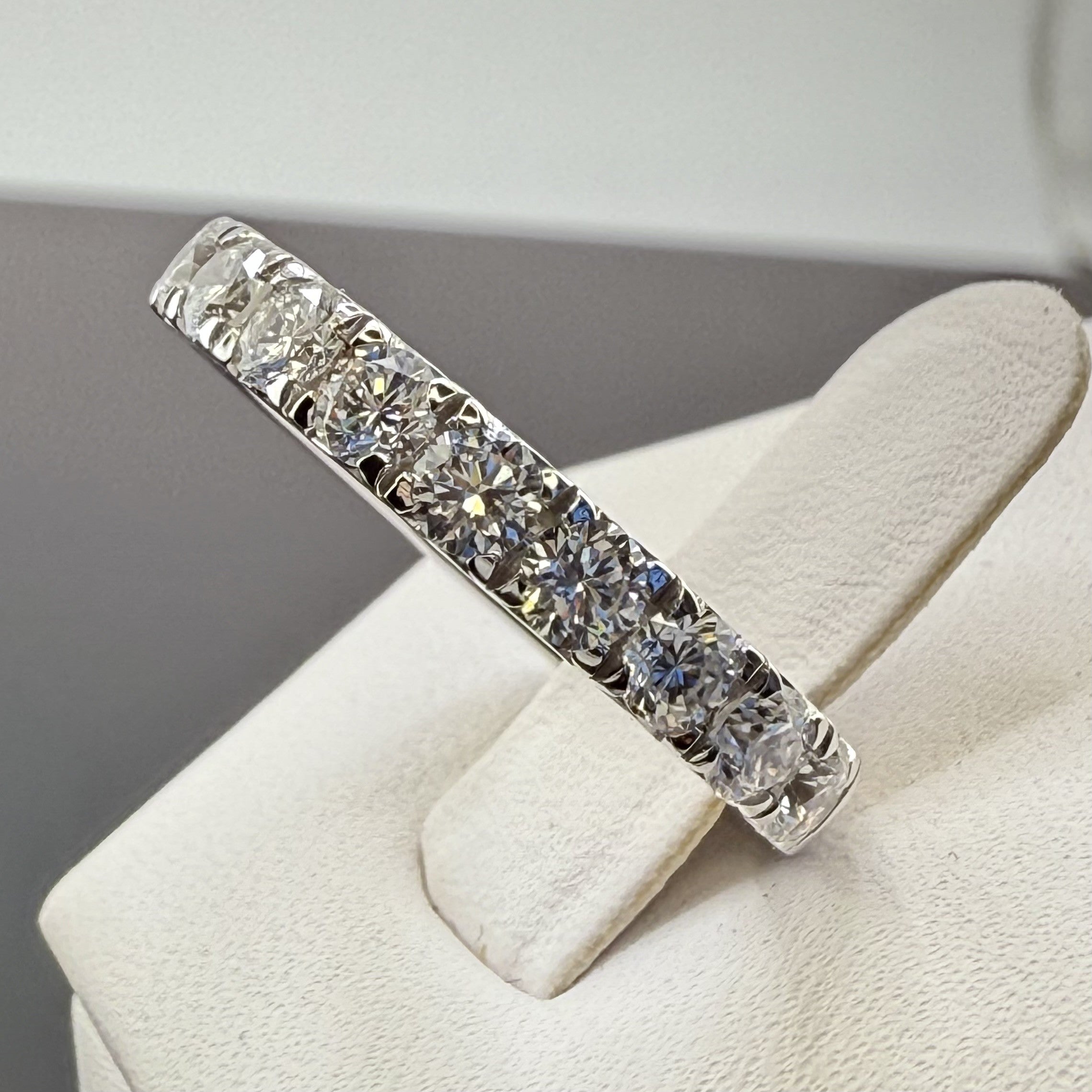 Round Diamond French Pavé Wedding Band | 1.75cttw | 14K White Gold 3mm