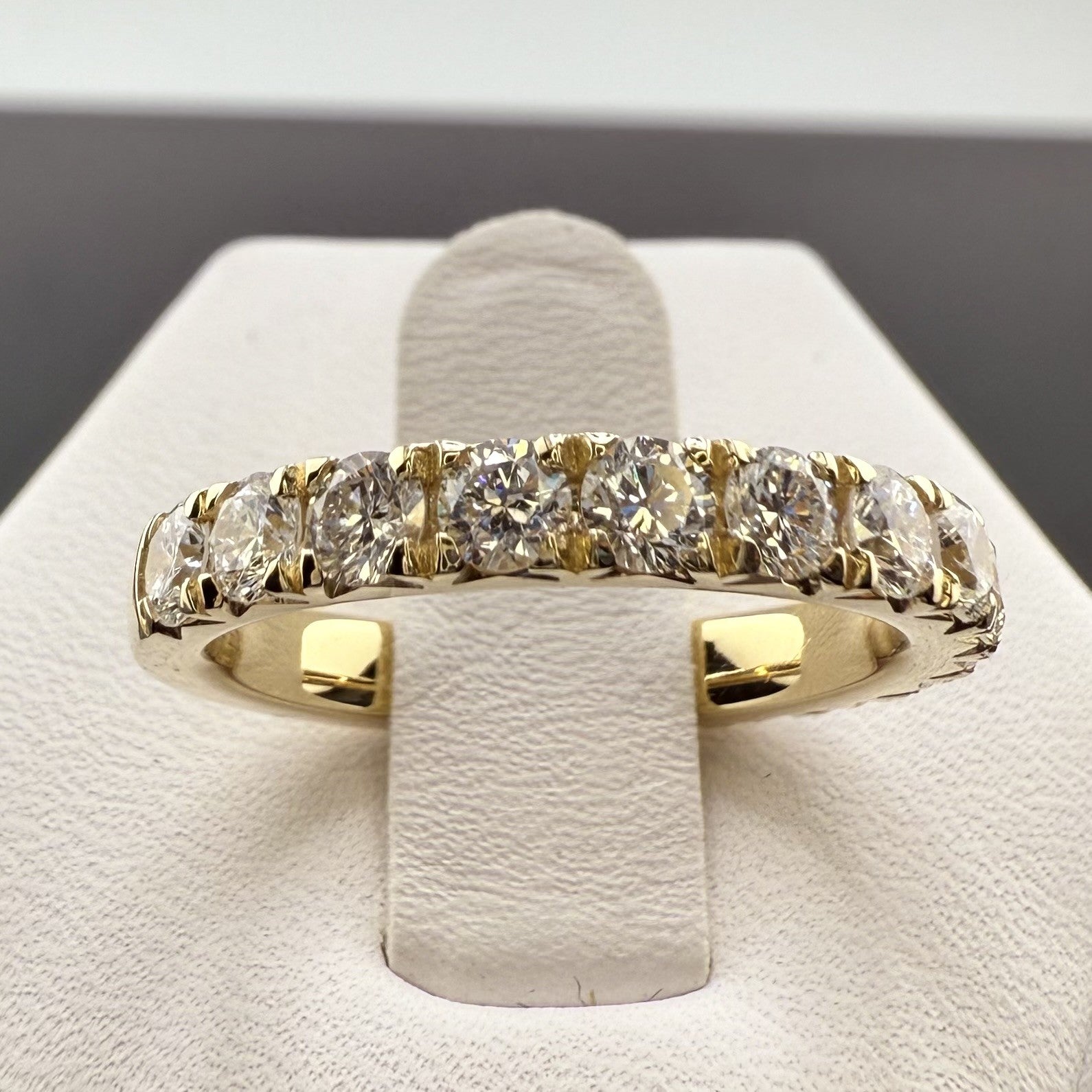 Round Diamond French Pavé Wedding Band | 1.75cttw | 14K Yellow Gold 3mm