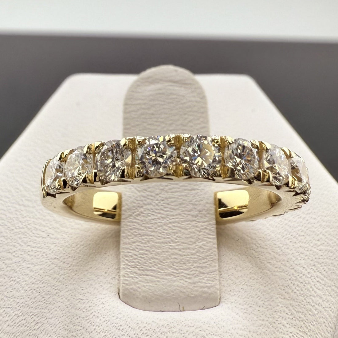 Round Diamond French Pavé Wedding Band | 1.75cttw | 14K Yellow Gold 3mm