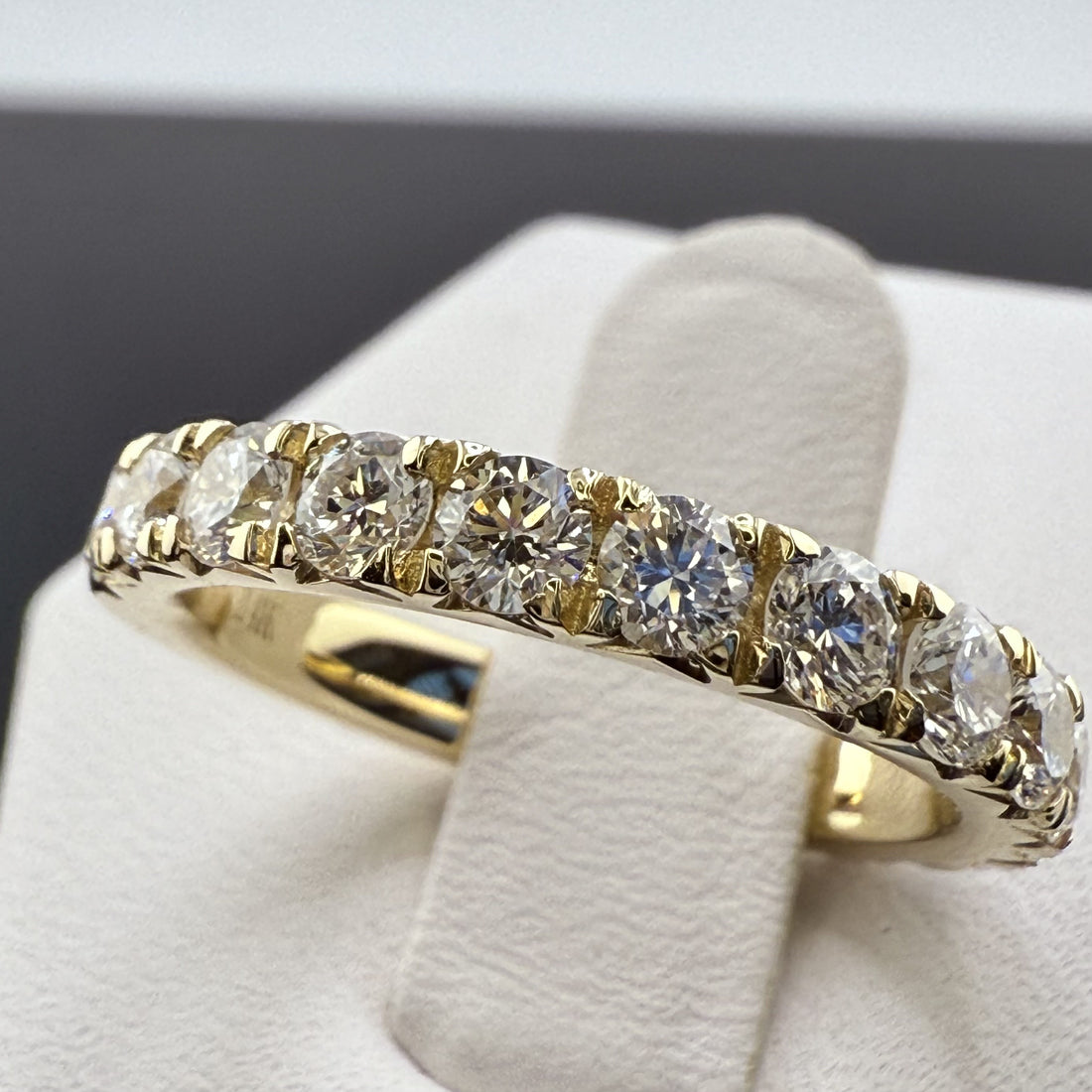 Round Diamond French Pavé Wedding Band | 1.75cttw | 14K Yellow Gold 3mm