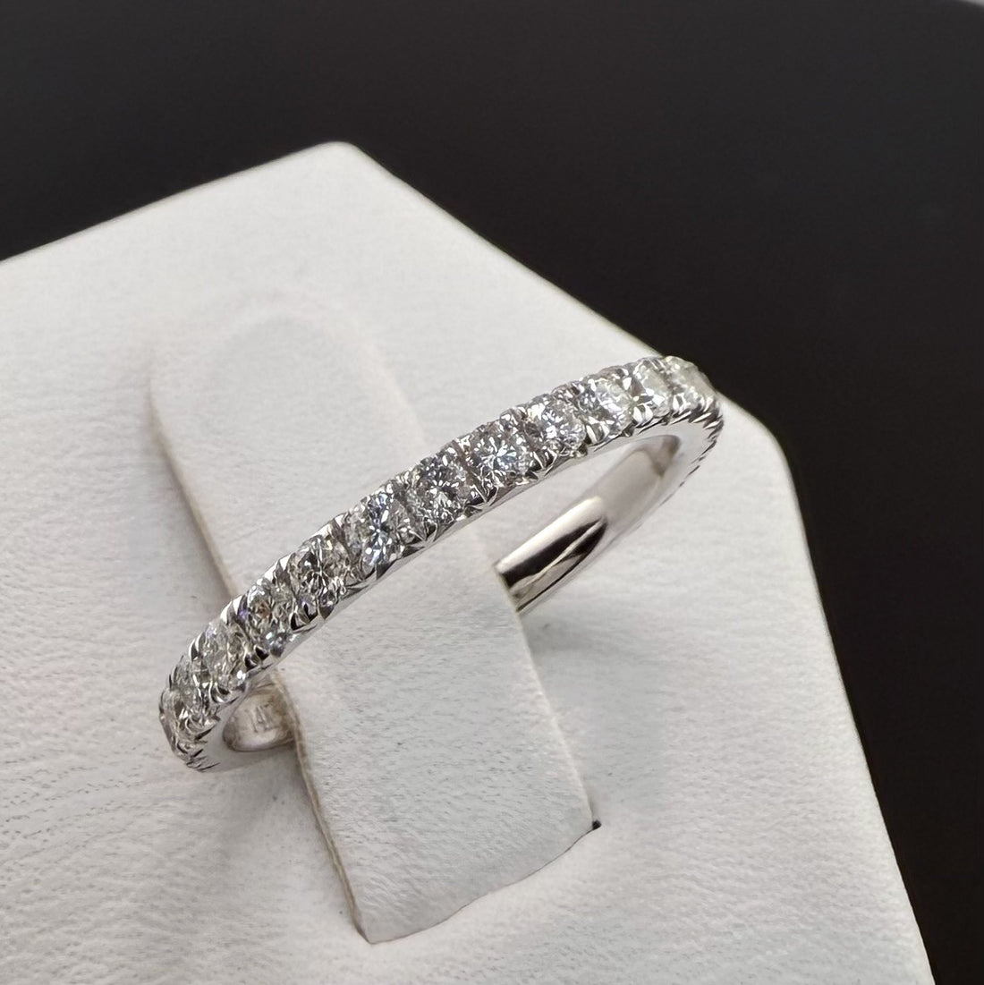Round Diamond Pavé Wedding Band | .8cttw | 14K White Gold 2mm
