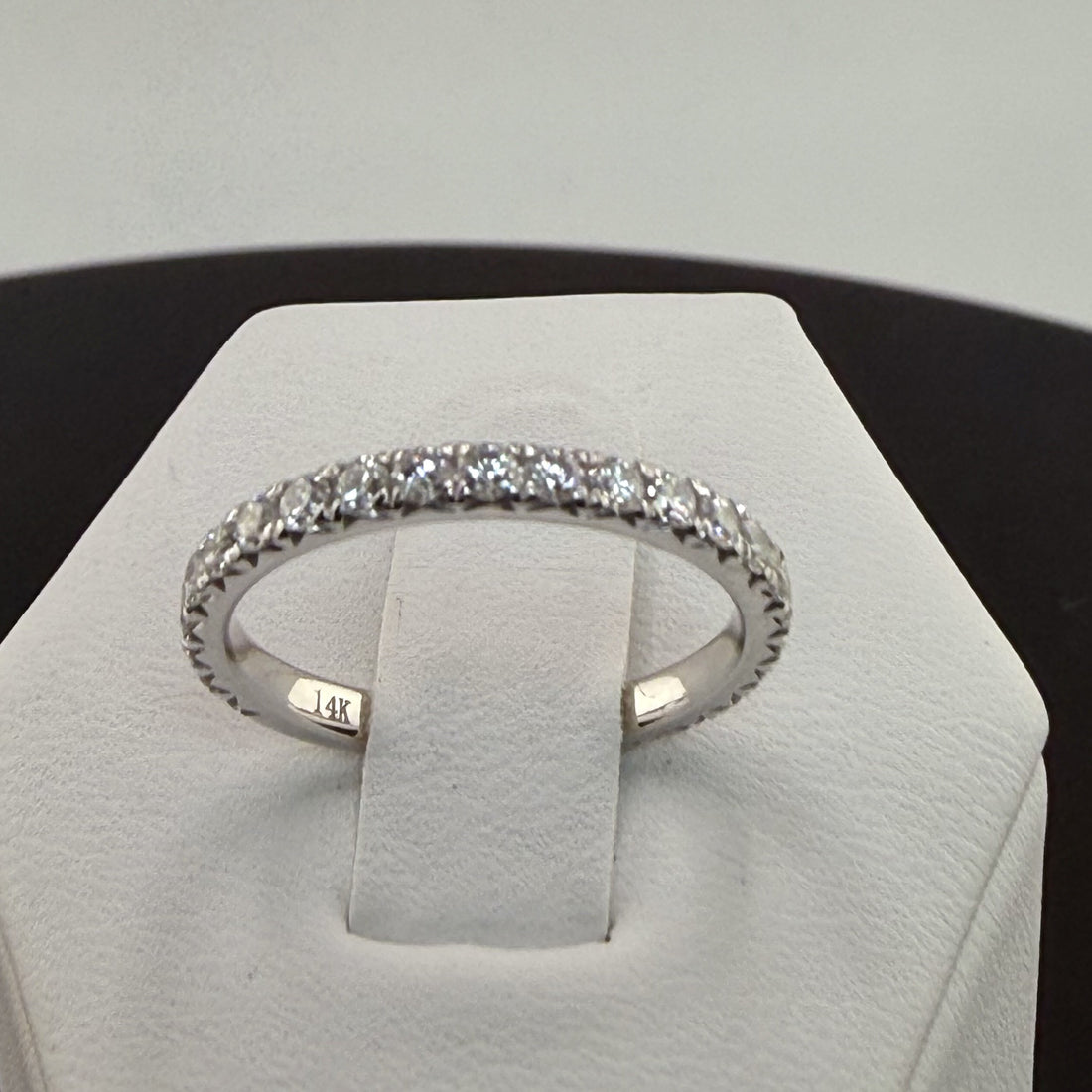 Round Diamond Pavé Wedding Band | .8cttw | 14K White Gold 2mm