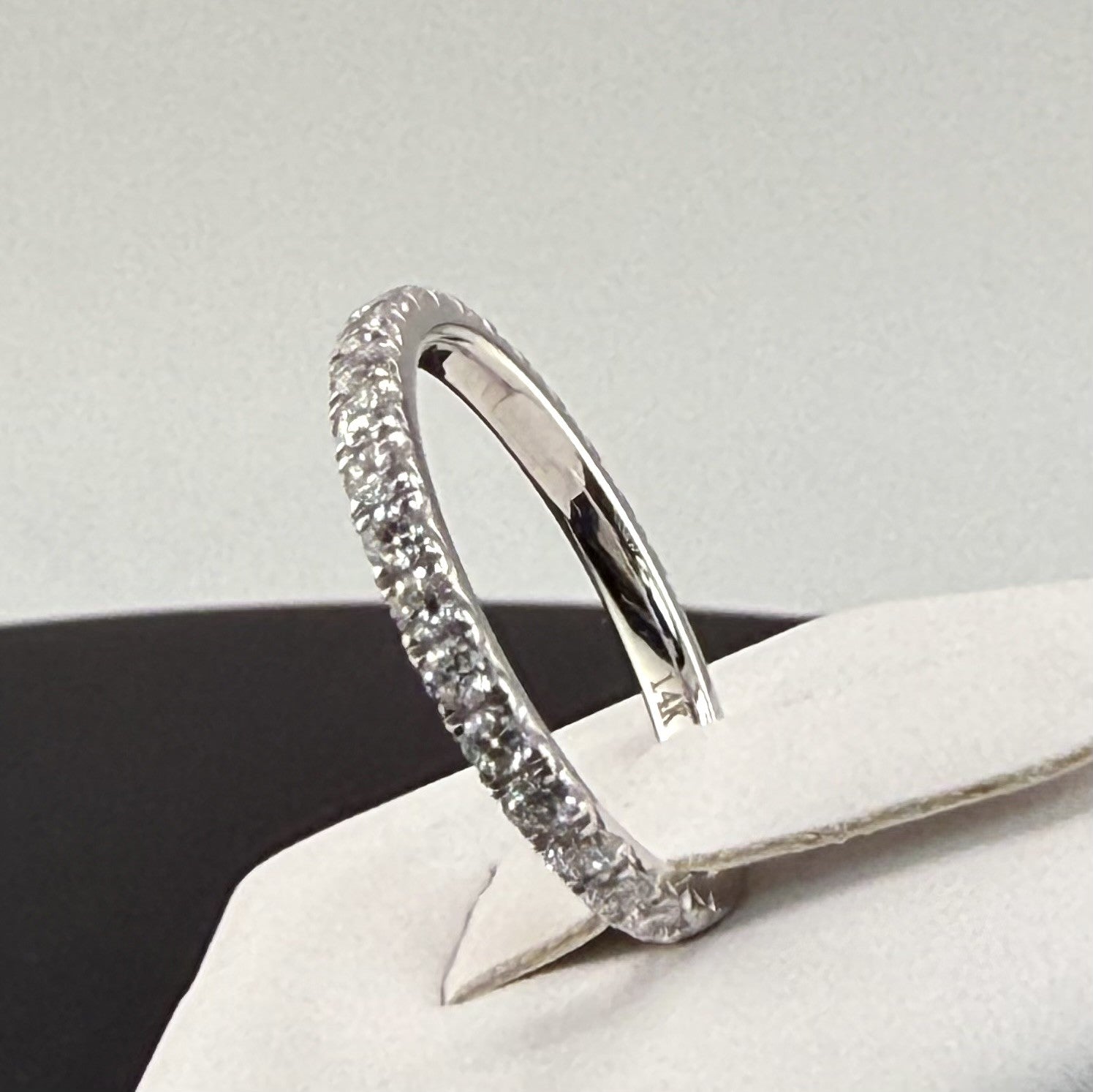 Round Diamond Pavé Wedding Band | .8cttw | 14K White Gold 2mm