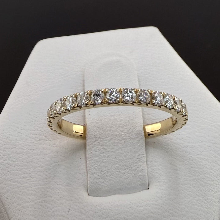 Round Diamond Pavé Wedding Band | .8cttw | 14K Yellow Gold 2mm
