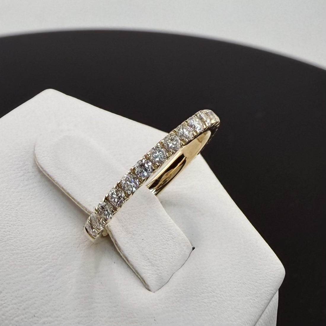 Round Diamond Pavé Wedding Band | .8cttw | 14K Yellow Gold 2mm