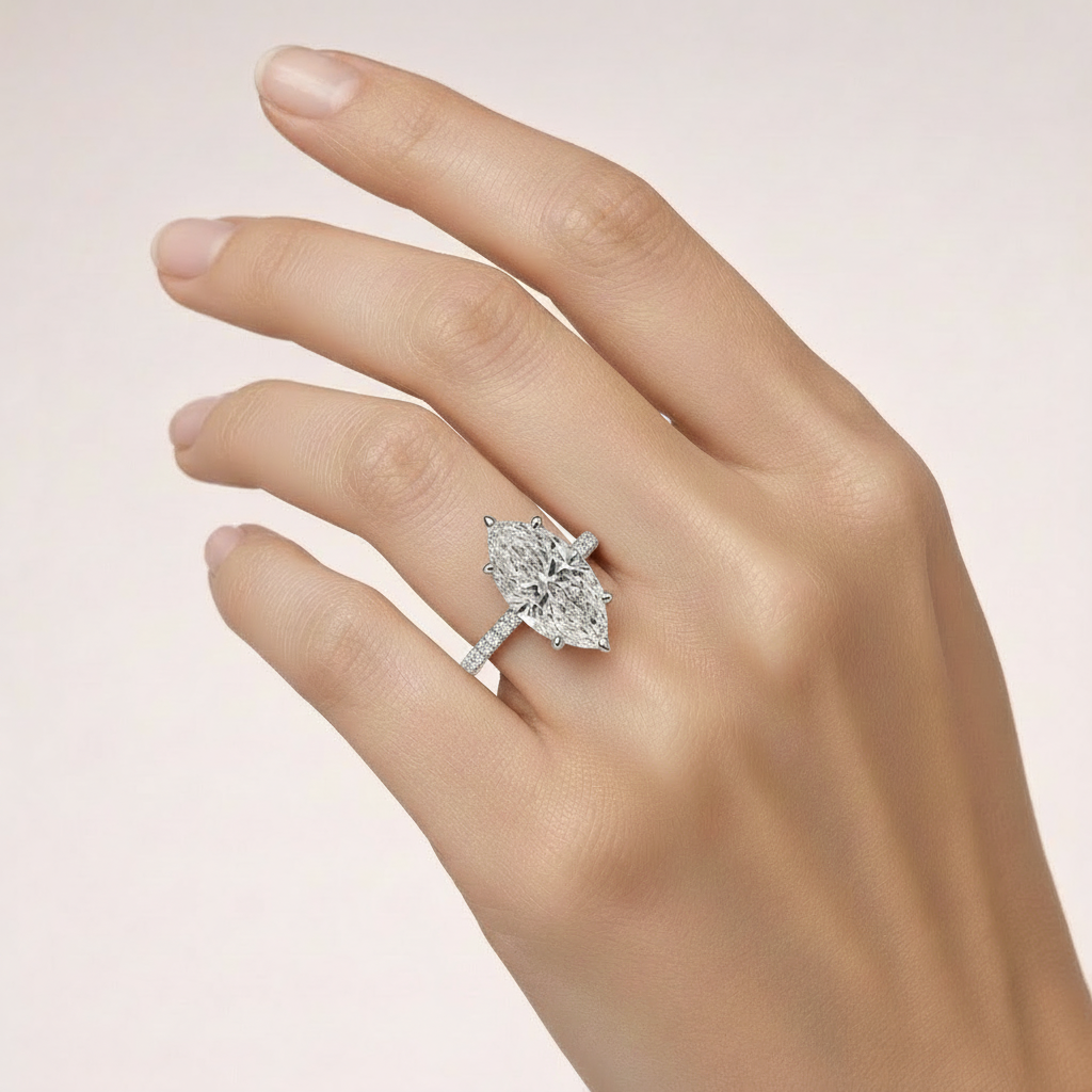 Attached ring on the hand