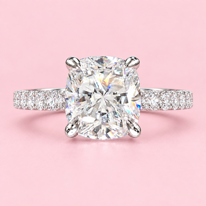 Cushion pavé white gold ring