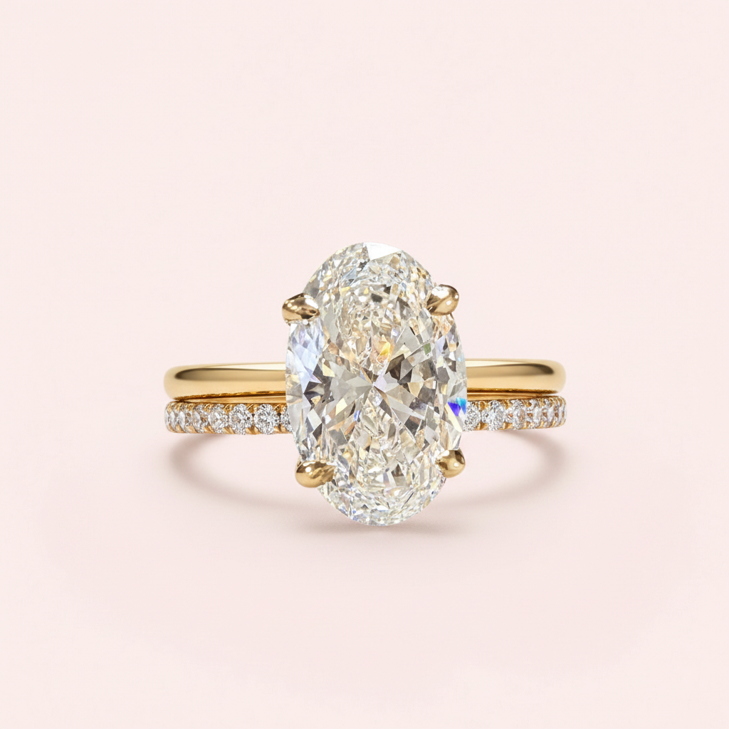 Oval-cut diamond solitaire band detail