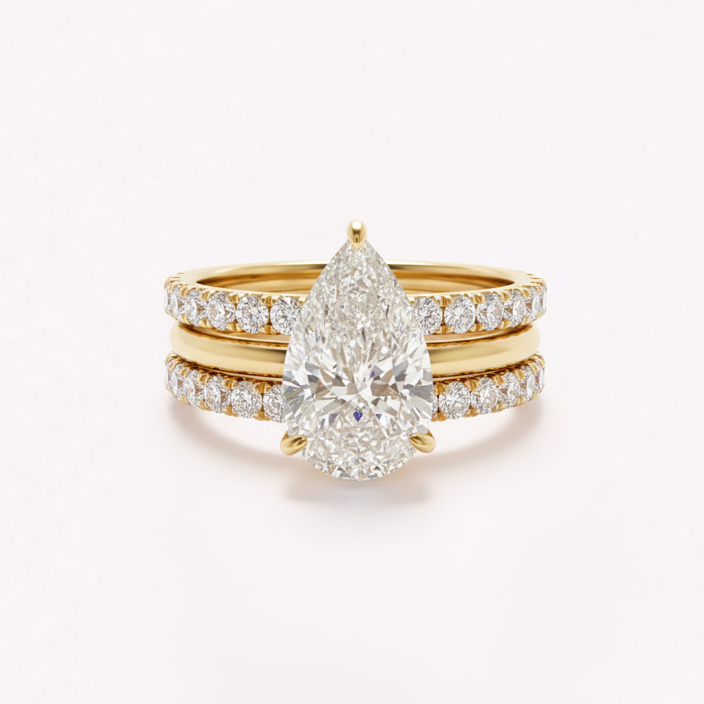 Pear-cut diamond solitaire band detail