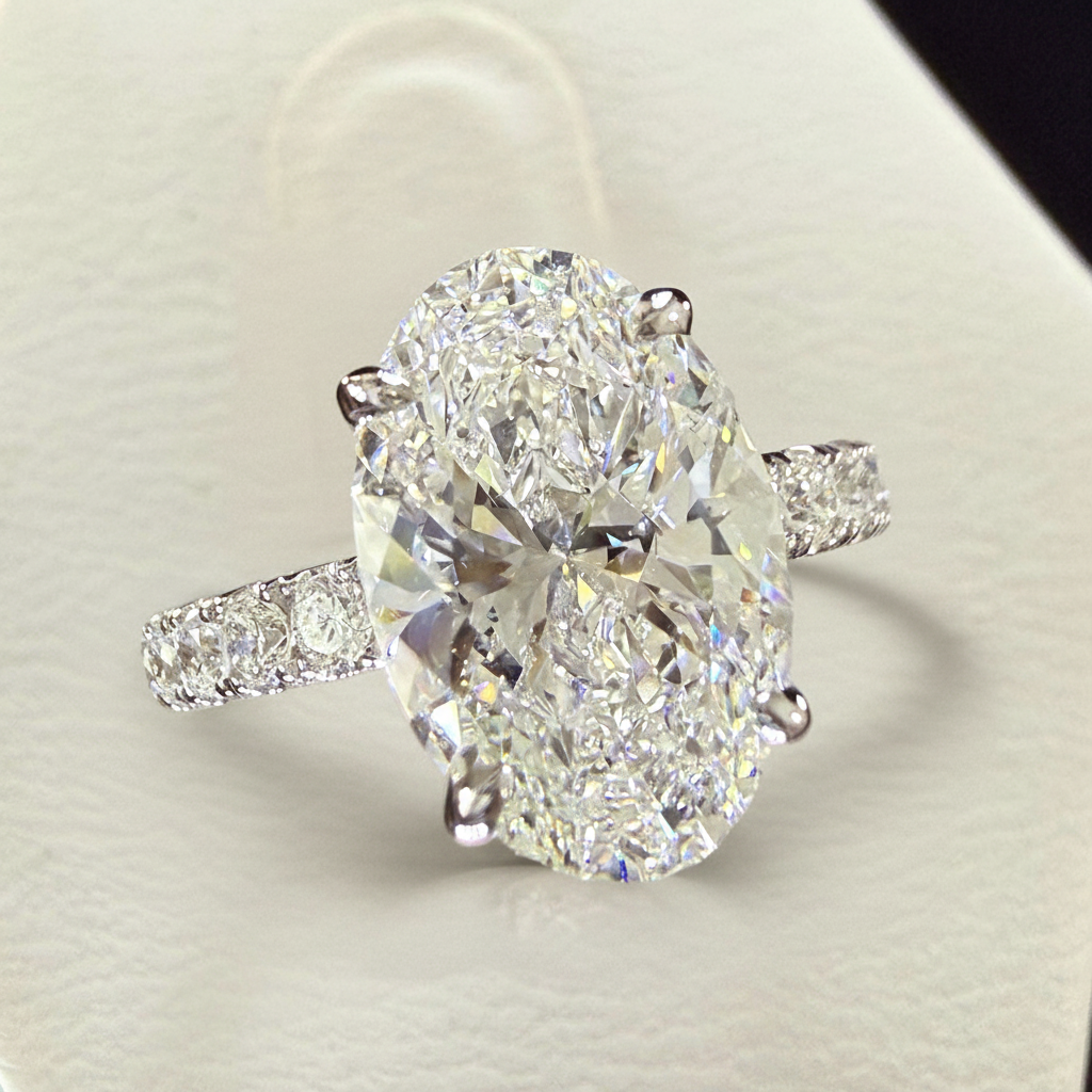 Oval lab-grown diamond pavé ring profile