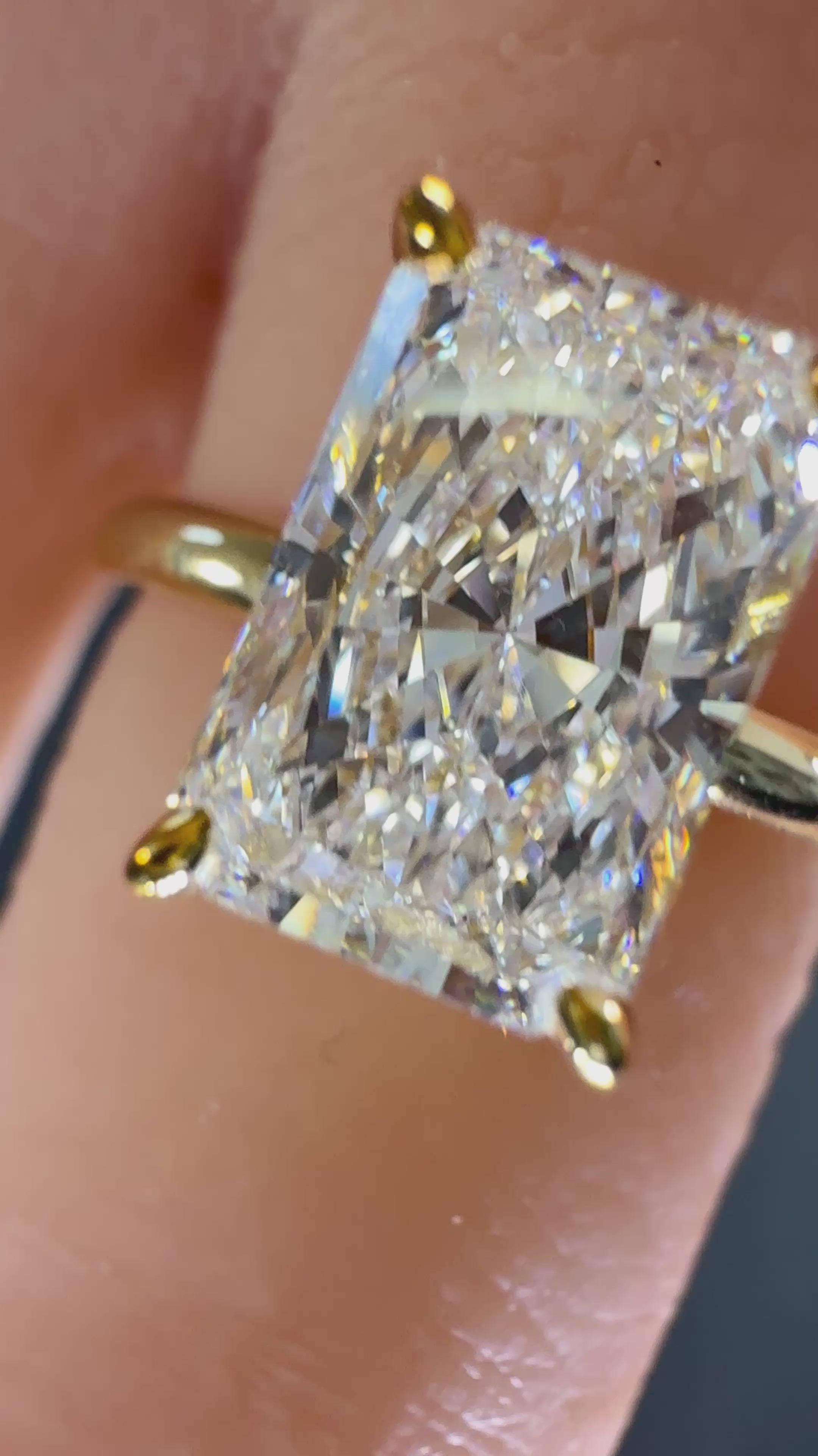 Radiant Cut Lab Grown Diamond Engagement Ring | 2ct IGI Certified | 14K Yellow Gold